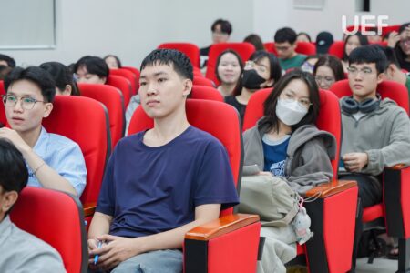 Sinh viên của Trường ĐẠI HỌC KINH TẾ TÀI CHÍNH (UEF)